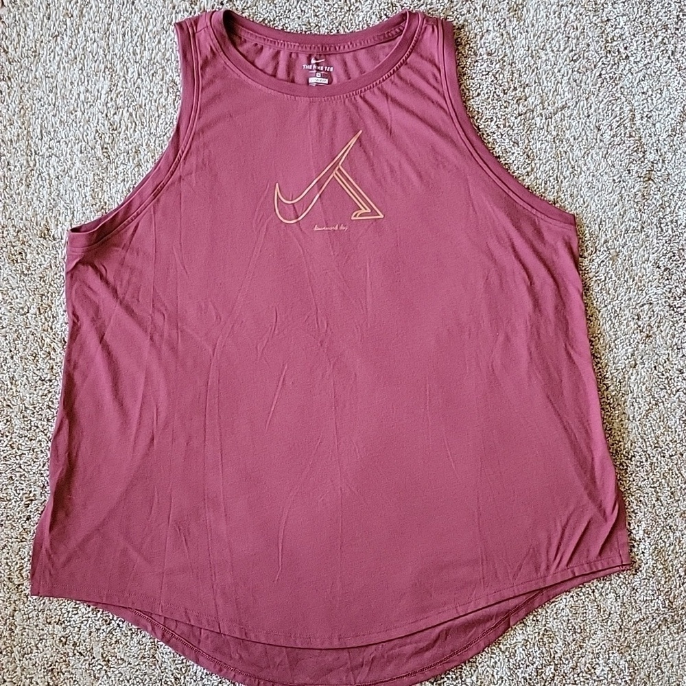 Nike tank, downward dog, like new 1X